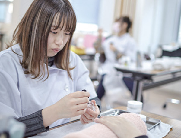 ネイリスト