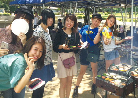 BBQ大会 | 東京の美容学校で美容師のプロを目指す|マリールイズ美容専門学校