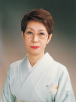 理事長　伊藤　恵子 | 東京の美容学校で美容師のプロを目指す｜マリールイズ美容専門学校
